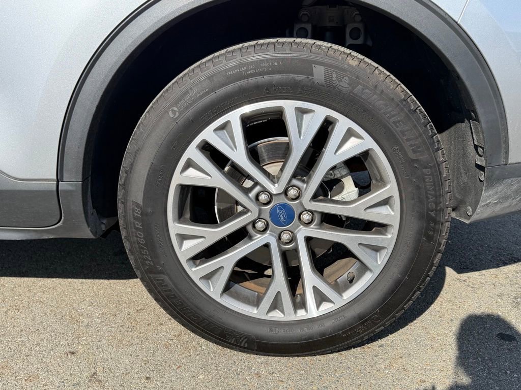 Used 2022 Ford Escape SEL image 12