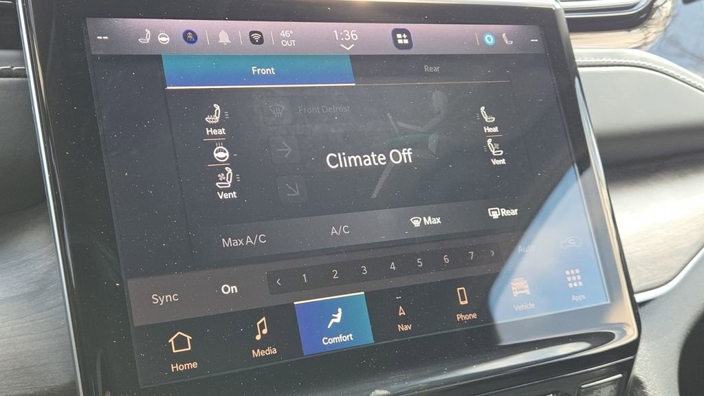 Used 2023 Jeep Grand Cherokee L Limited w/ Luxury Tech Group II image 22