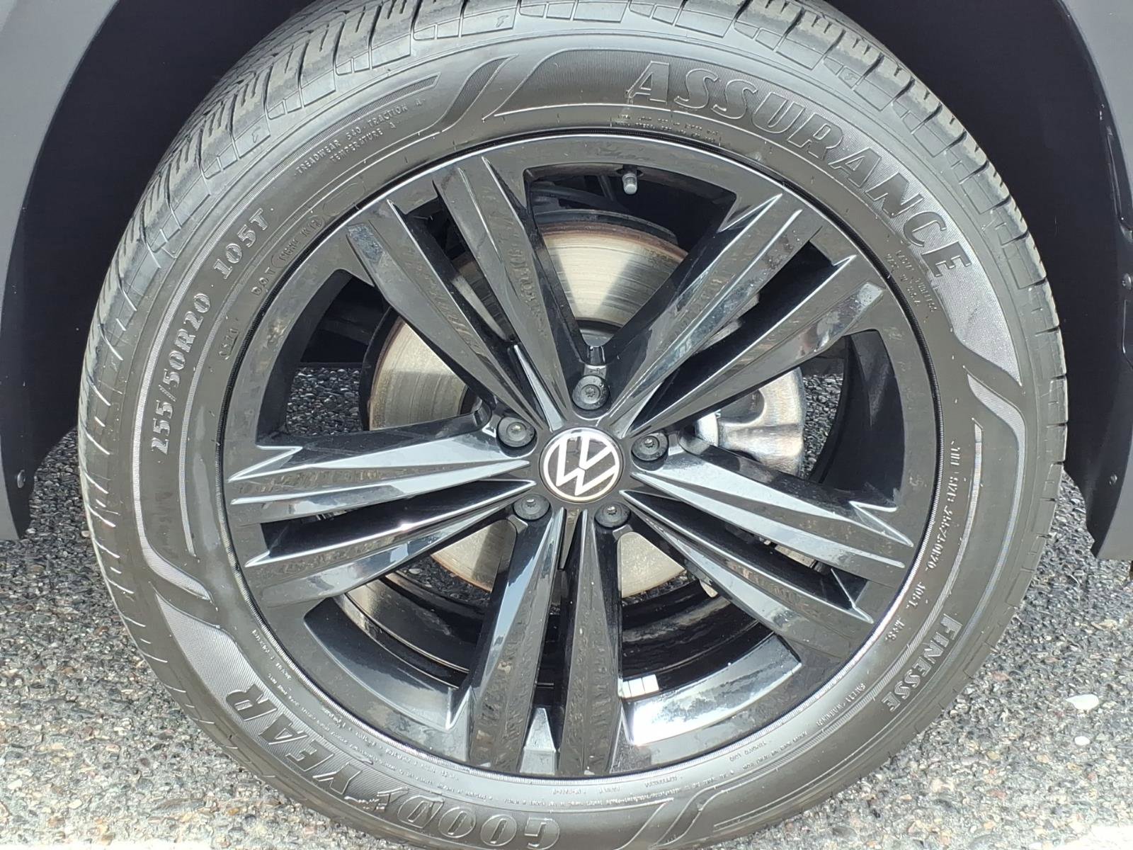 Certified 2023 Volkswagen Atlas Cross Sport SEL R-Line AWD/4WD image 9