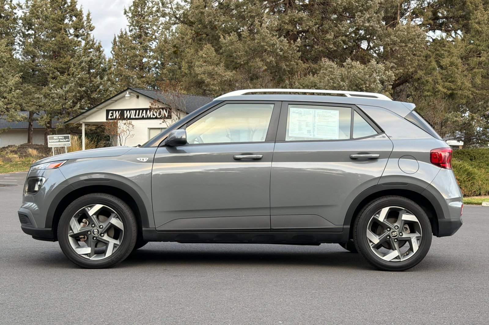 Certified 2023 Hyundai Venue SEL image 8