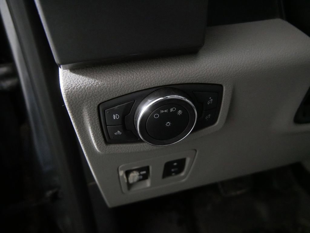 Used 2018 Ford F150 XLT w/ Equipment Group 302A Luxury image 15