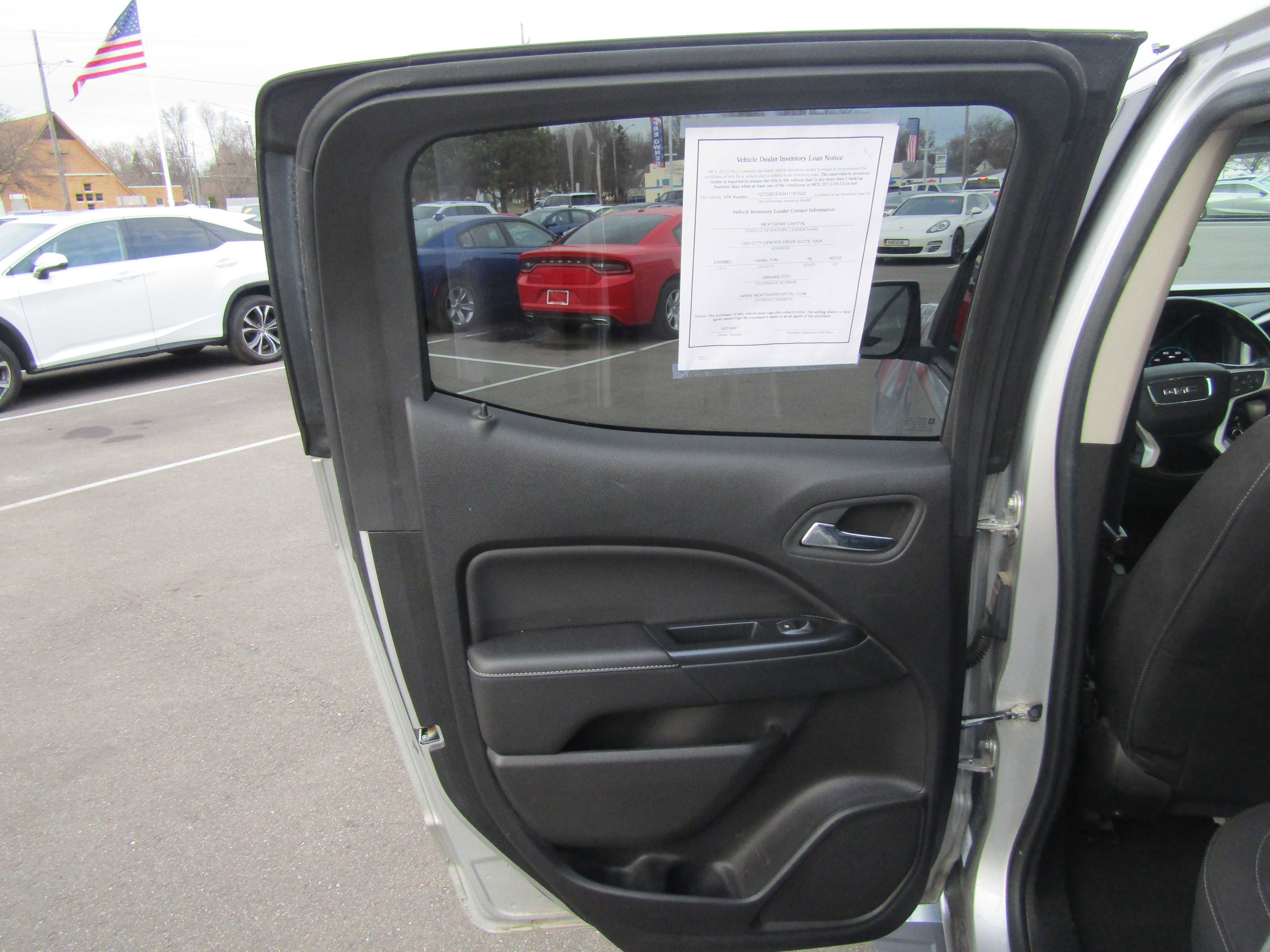 Used 2017 GMC Canyon SLE image 11