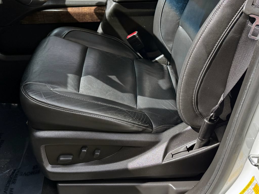 Used 2018 Chevrolet Suburban LT AWD/4WD image 20