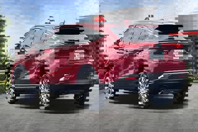 Used 2023 Toyota Venza XLE AWD/4WD image 6