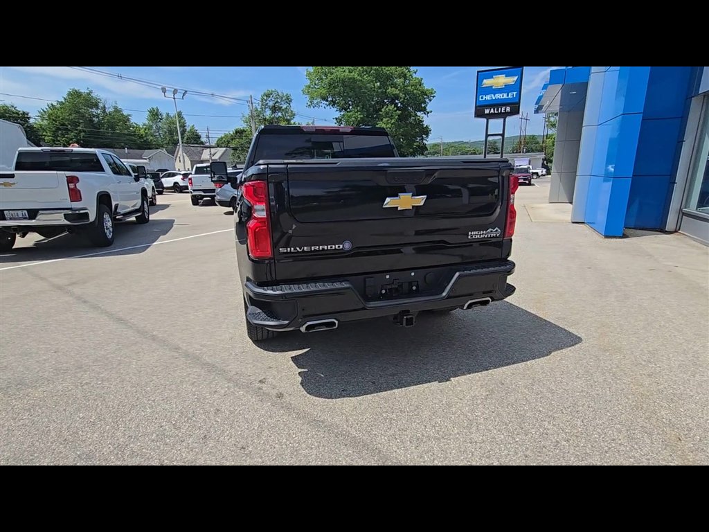 Used 2025 Chevrolet Silverado 1500 High Country w/ High Country Premium Package AWD/4WD image 7