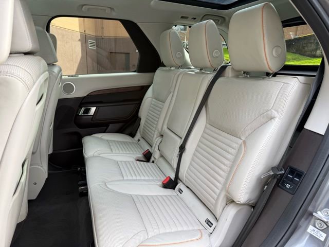 Used 2017 Land Rover Discovery HSE Luxury image 27