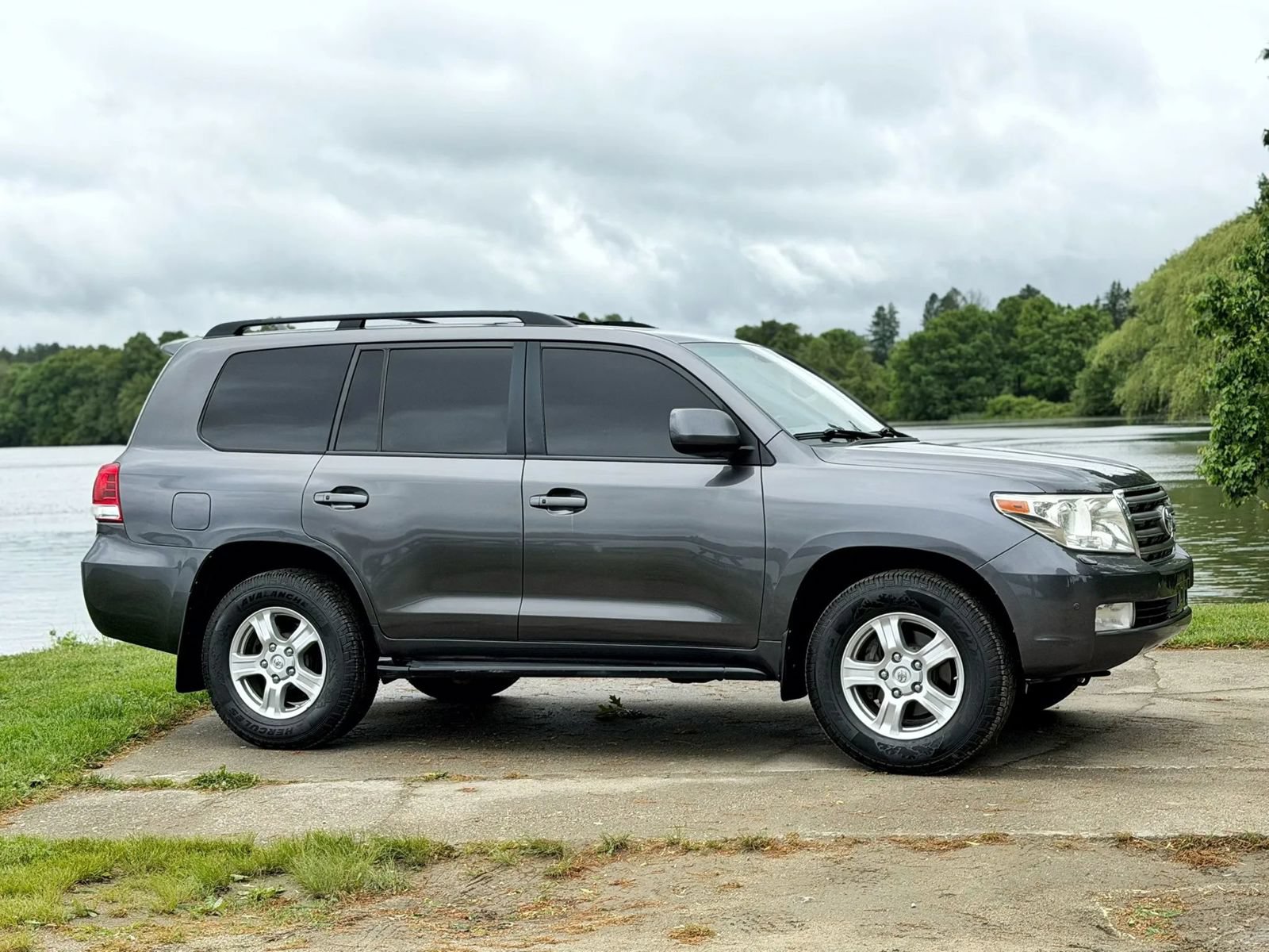 Used 2011 Toyota Land Cruiser w/ Upgrade Pkg AWD/4WD image 4