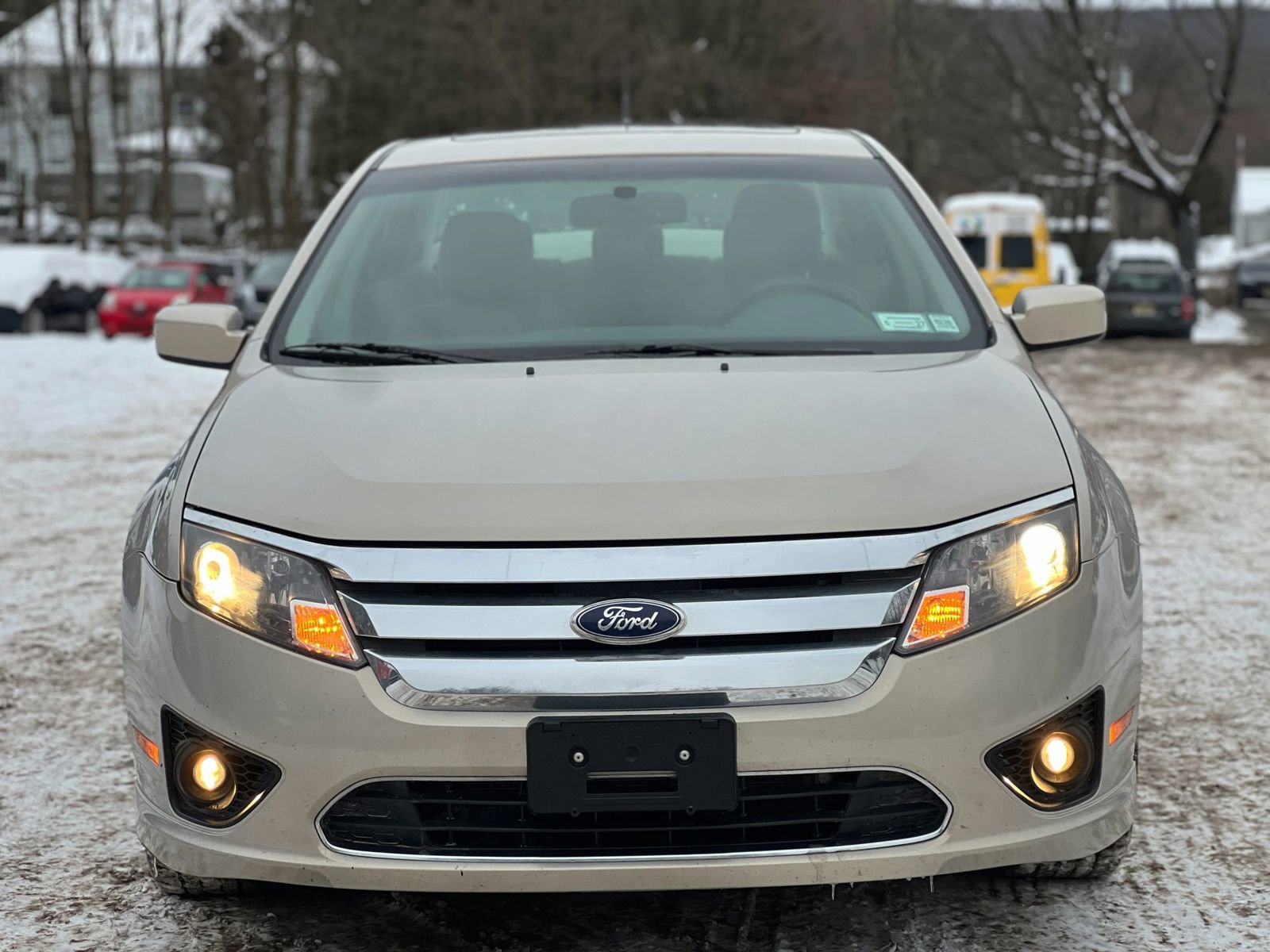 Used 2010 Ford Fusion SE image 1