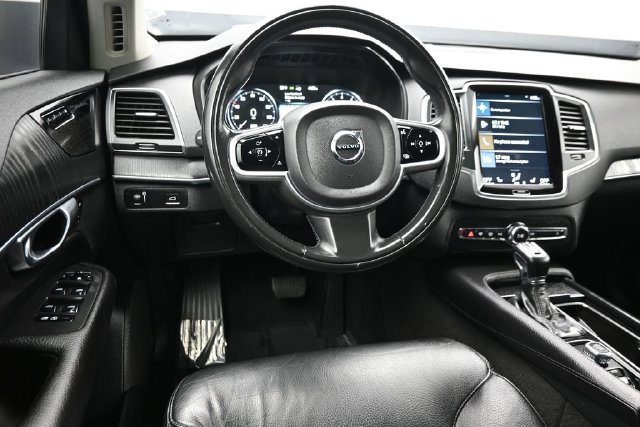 Used 2020 Volvo XC90 T6 Momentum AWD/4WD image 12