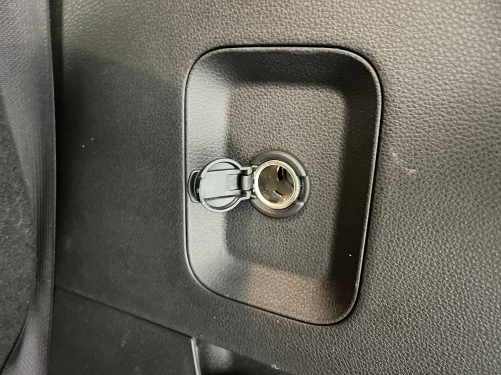 Used 2024 Kia Carnival LX image 41