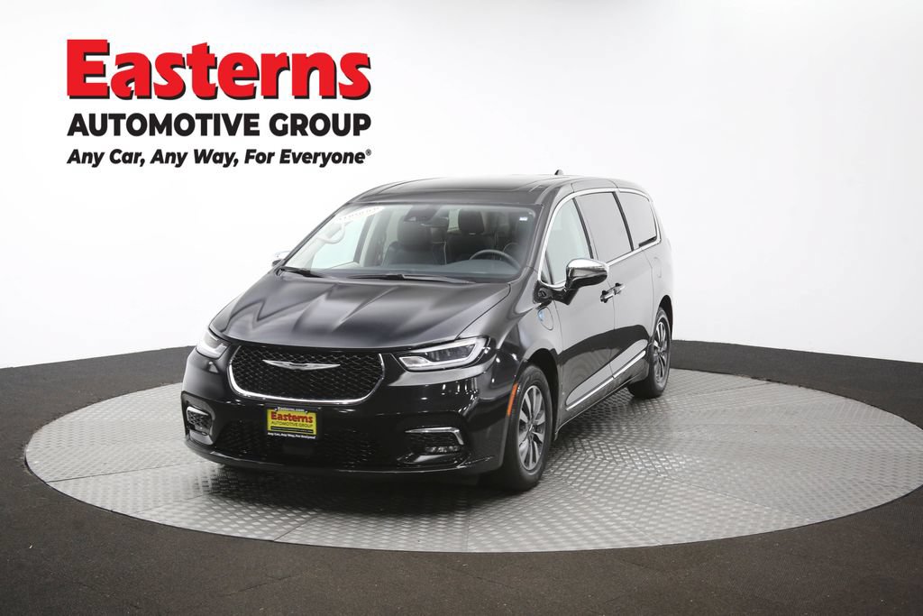 Used 2023 Chrysler Pacifica Limited FWD image 58