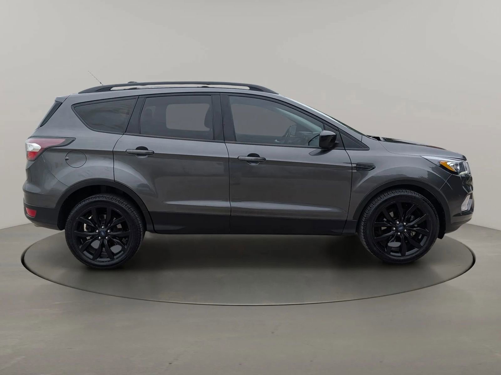 Used 2017 Ford Escape SE w/ Equipment Group 201A FWD image 5