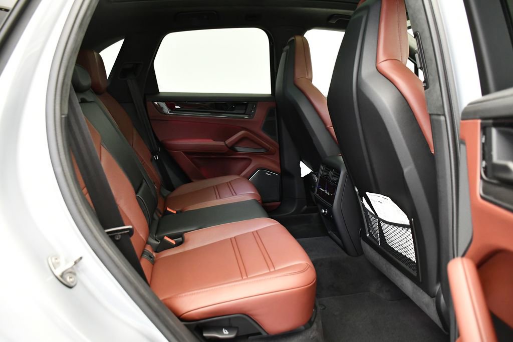 New 2026 Porsche Cayenne GTS AWD/4WD image 58