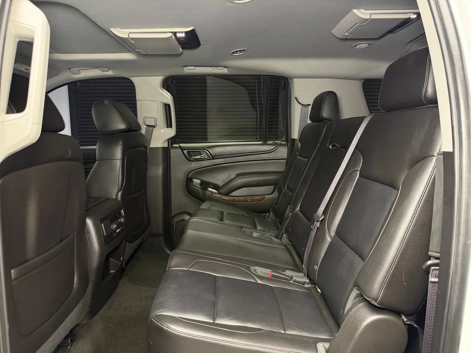 Used 2015 Chevrolet Suburban LT RWD image 22