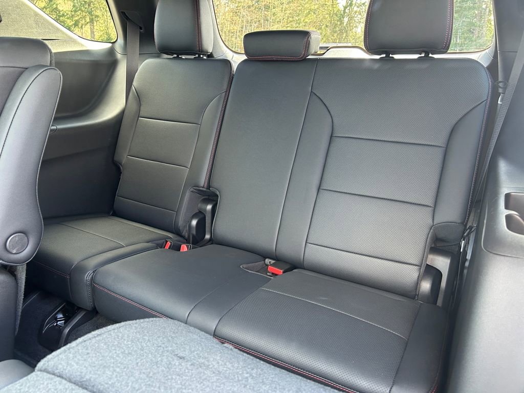 Used 2025 Chevrolet Traverse Z71 image 35