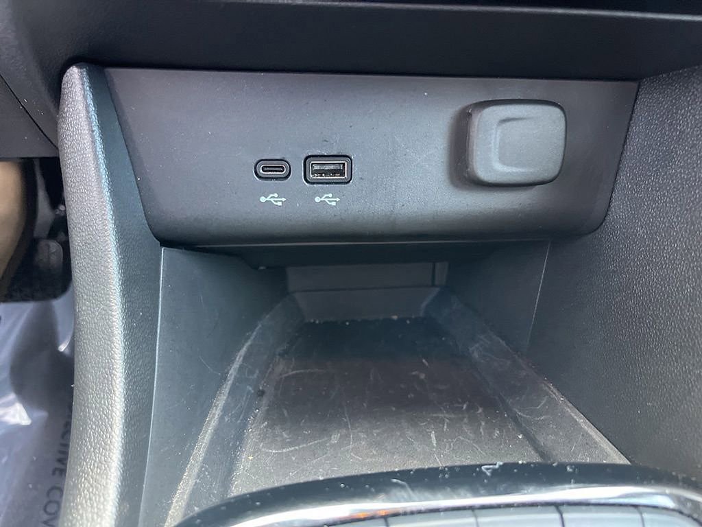 Used 2024 Buick Encore GX Sport Touring FWD image 38