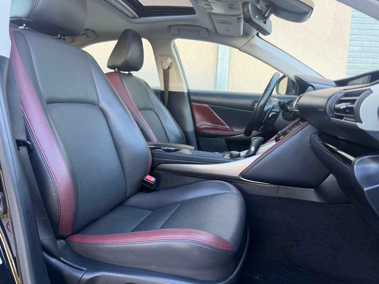 Used 2017 Lexus IS 200t w/ Premium Package RWD image 18