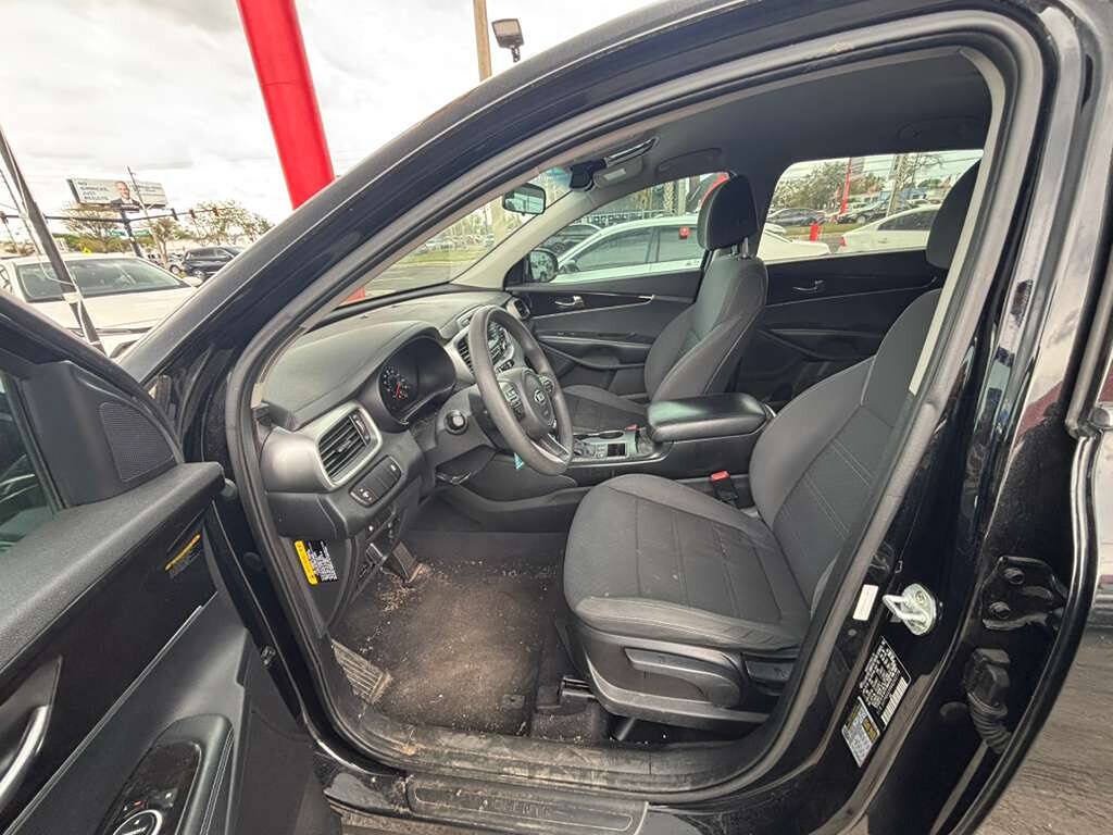 Used 2017 Kia Sorento L FWD image 16