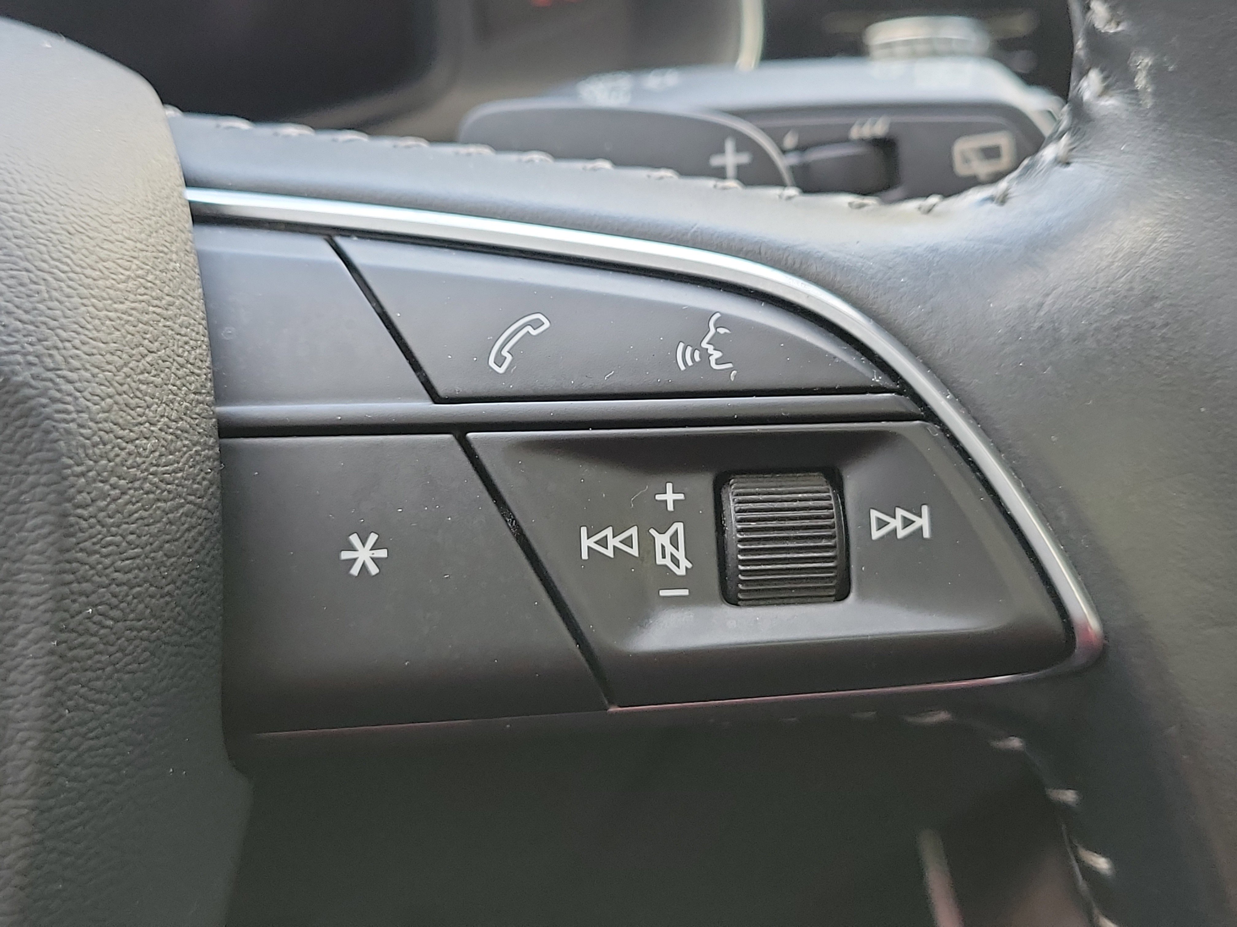 Used 2020 Audi Q8 Premium Plus w/ Premium Plus Package image 27