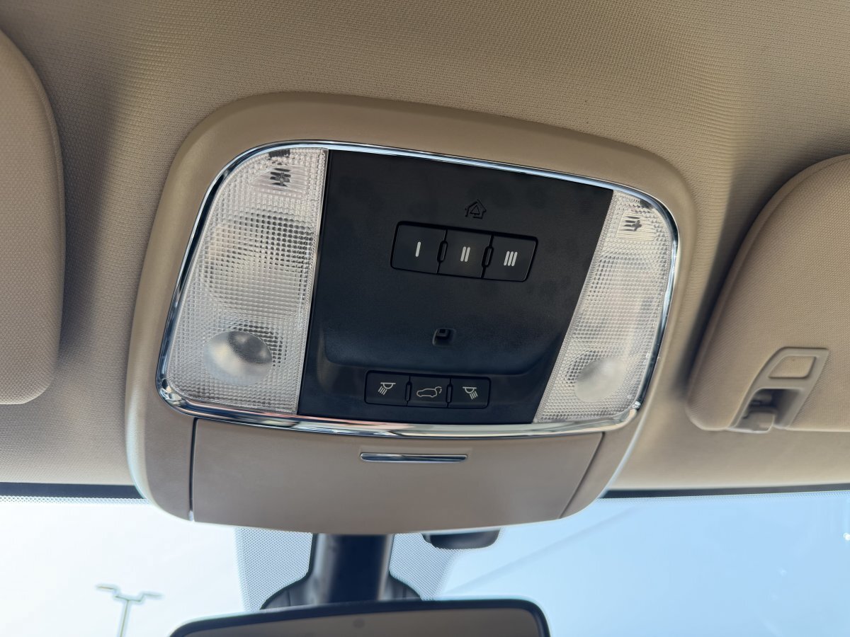 Used 2018 Jeep Grand Cherokee Limited RWD image 32