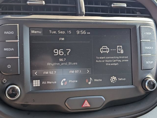 Used 2025 Kia Soul LX w/ LX Technology Package FWD image 17