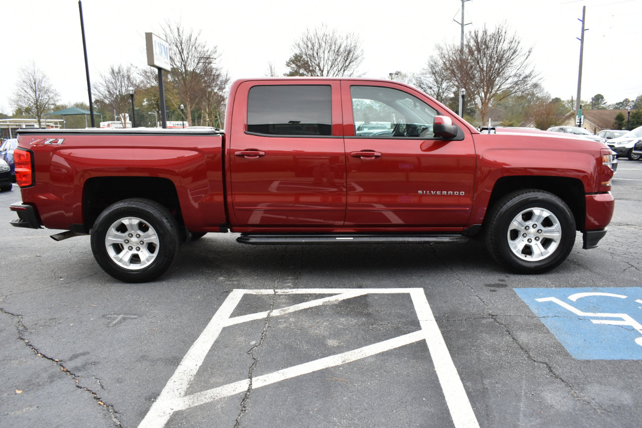 Used 2018 Chevrolet Silverado 1500 LT w/ All Star Edition image 5