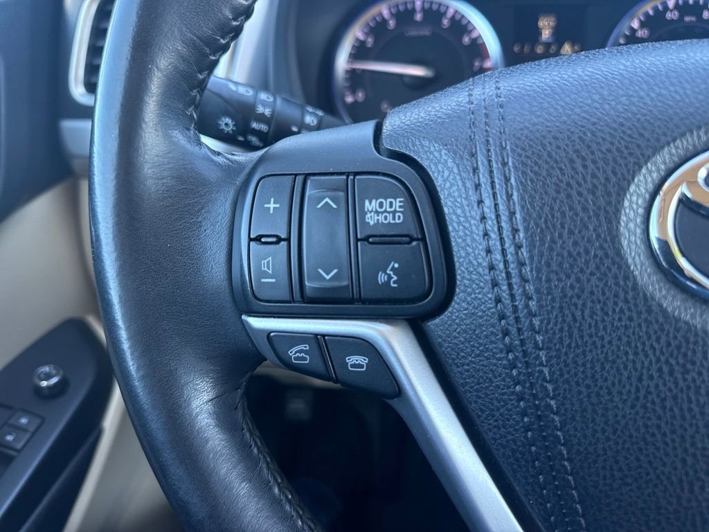Used 2015 Toyota Highlander Limited image 23