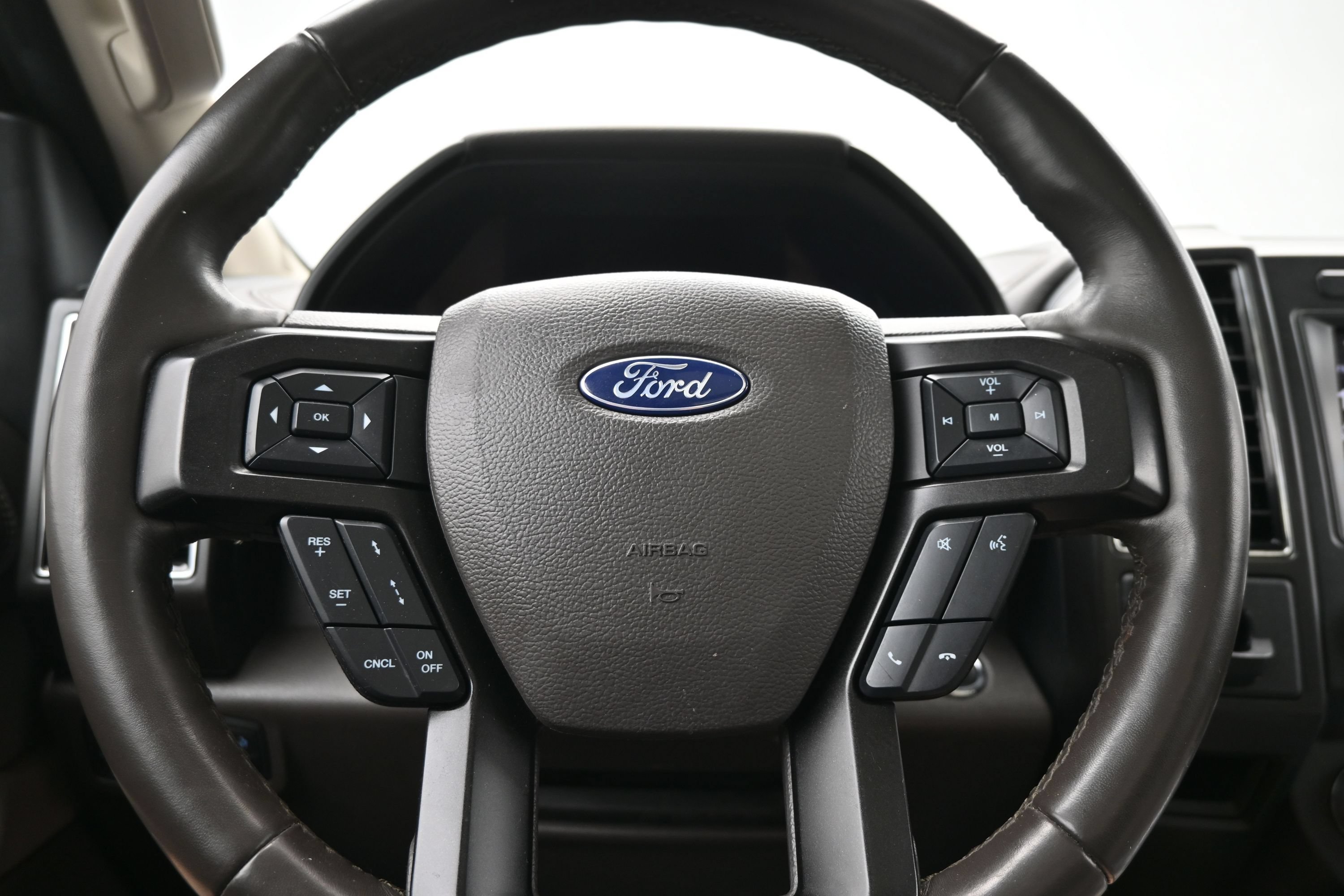 Used 2019 Ford Expedition Limited w/ Equipment Group 301A RWD image 12