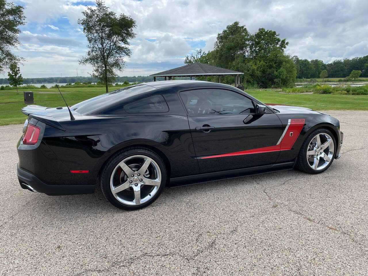 Used 2012 Ford Mustang GT Premium RWD image 4
