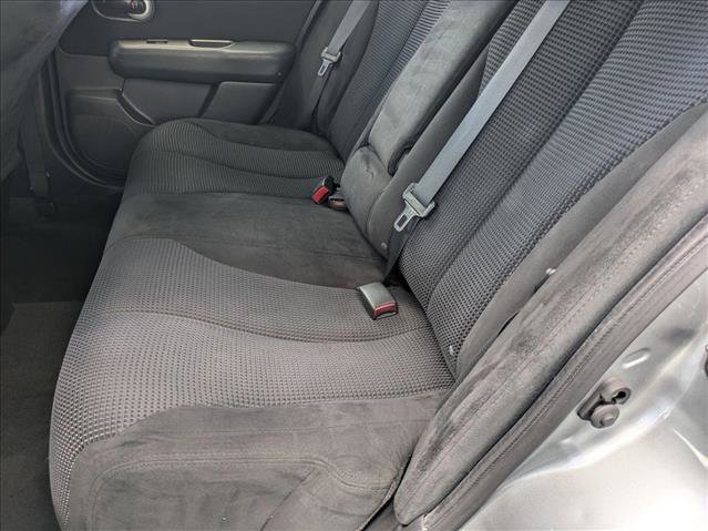 Used 2011 Nissan Versa Hatchback w/ Premium Pkg FWD image 16
