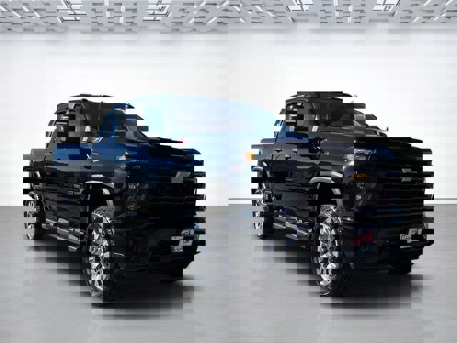 Used 2024 Chevrolet Silverado 2500 Custom w/ Custom Convenience Package image 2