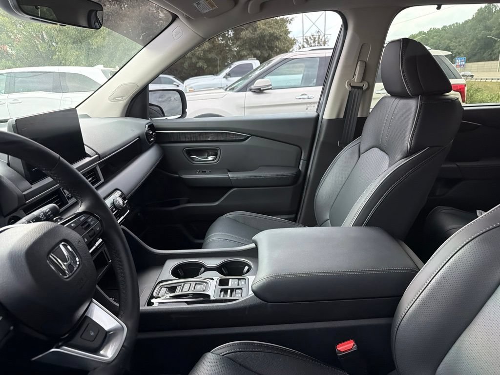 Certified 2025 Honda Pilot Elite image 10