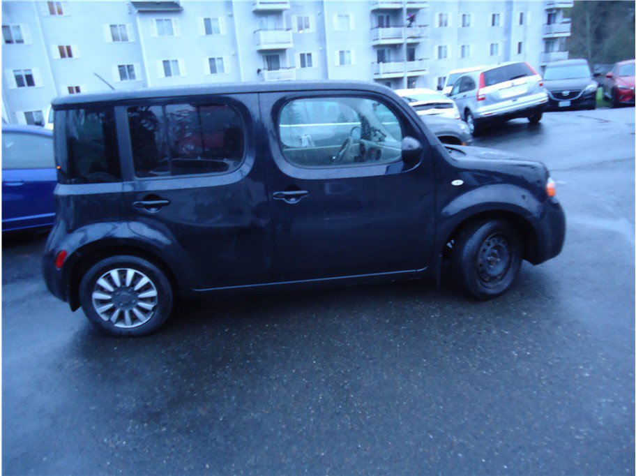Used 2014 Nissan Cube 1.8 S w/ Interior Designer Package FWD image 5