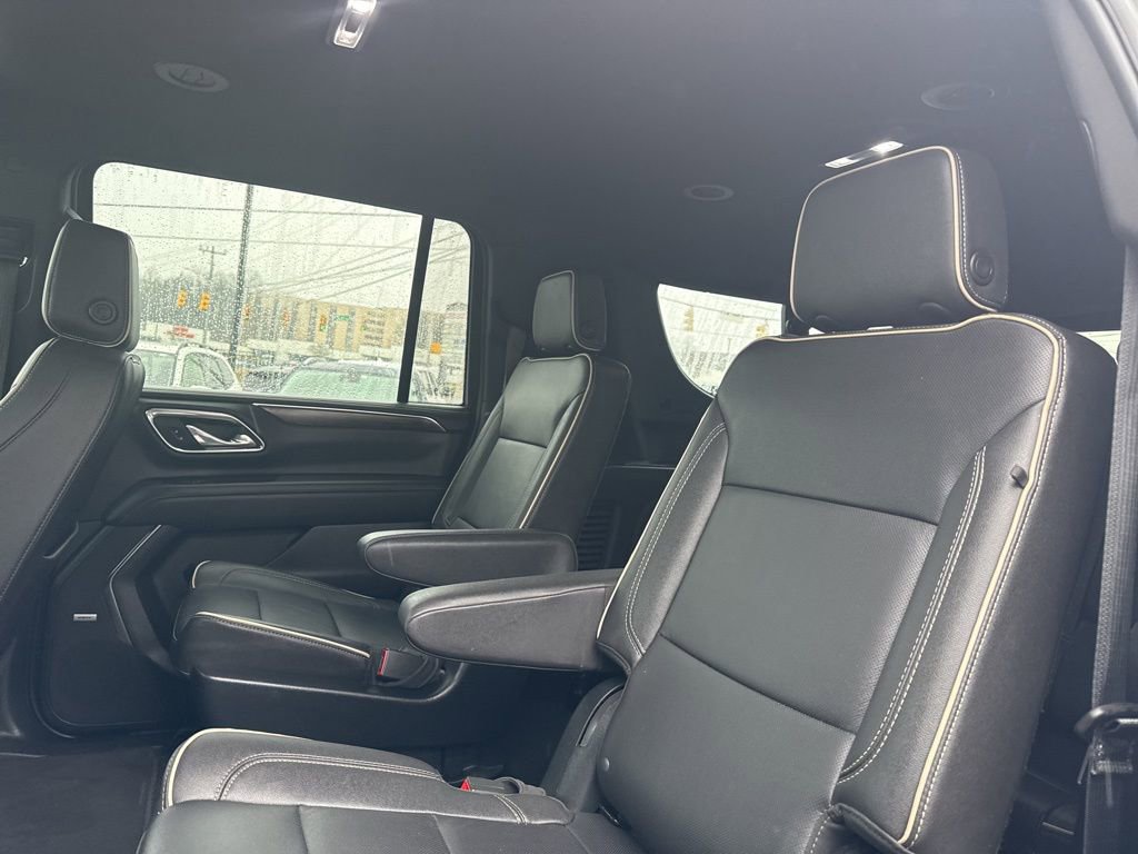 Used 2023 Chevrolet Suburban Premier image 30