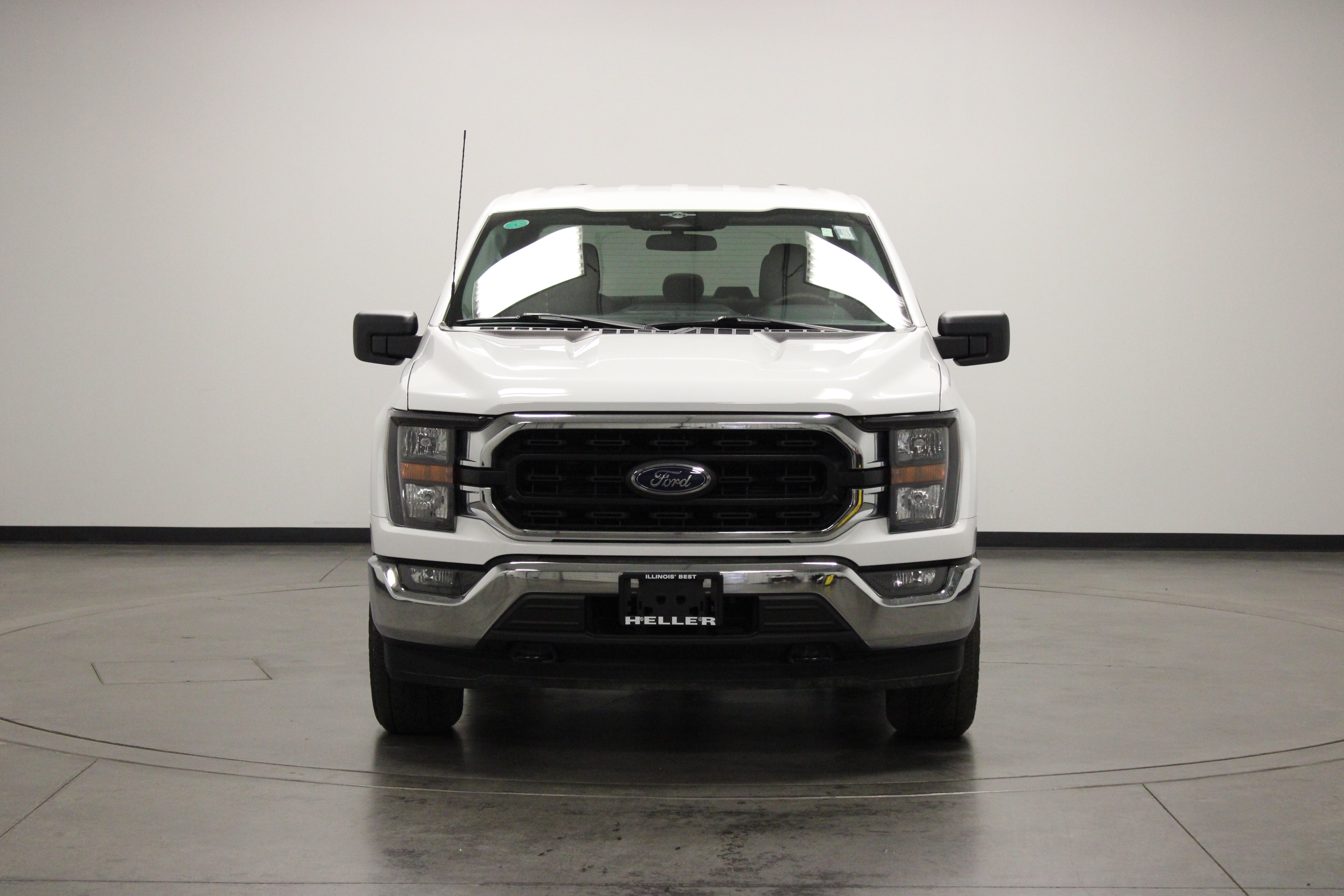Used 2023 Ford F150 XLT AWD/4WD image 3
