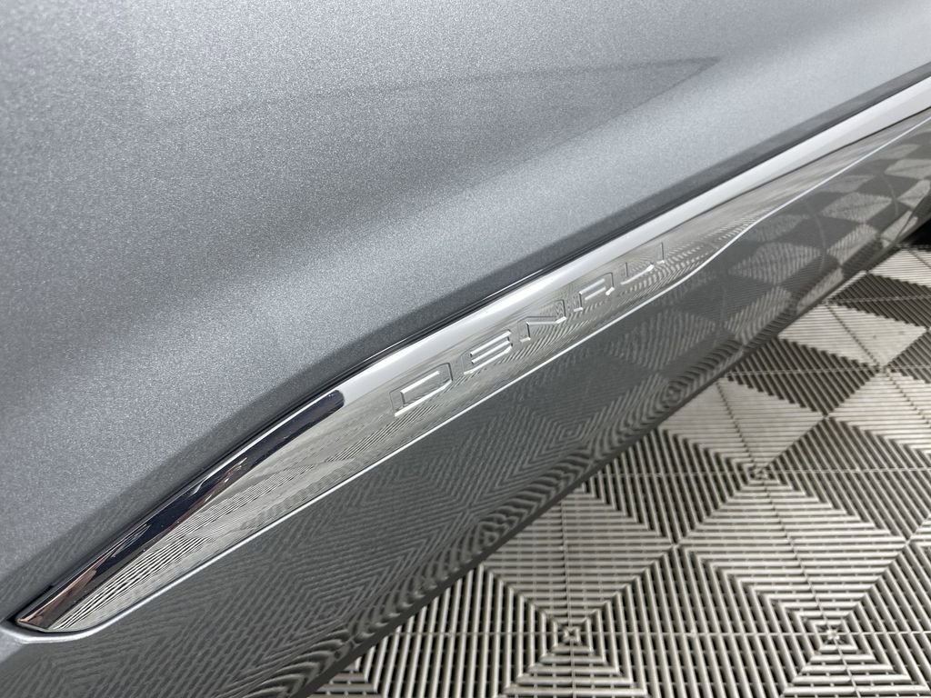 Used 2023 GMC Acadia Denali w/ Denali Ultimate Package image 32