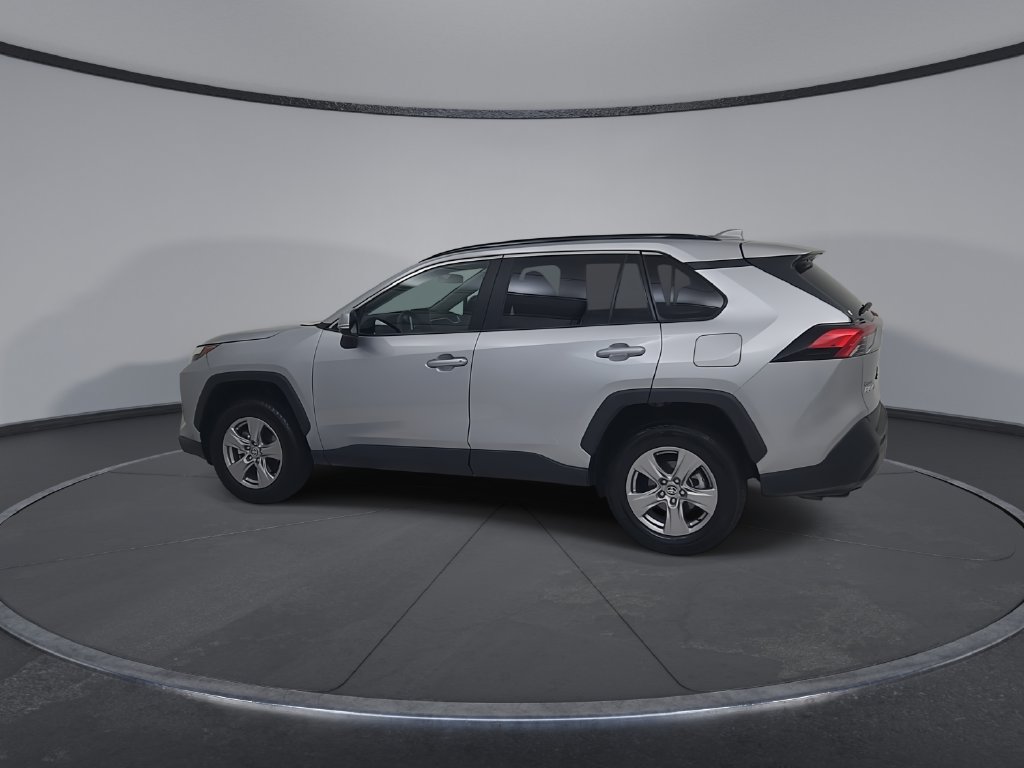 Used 2025 Toyota RAV4 XLE AWD/4WD image 10