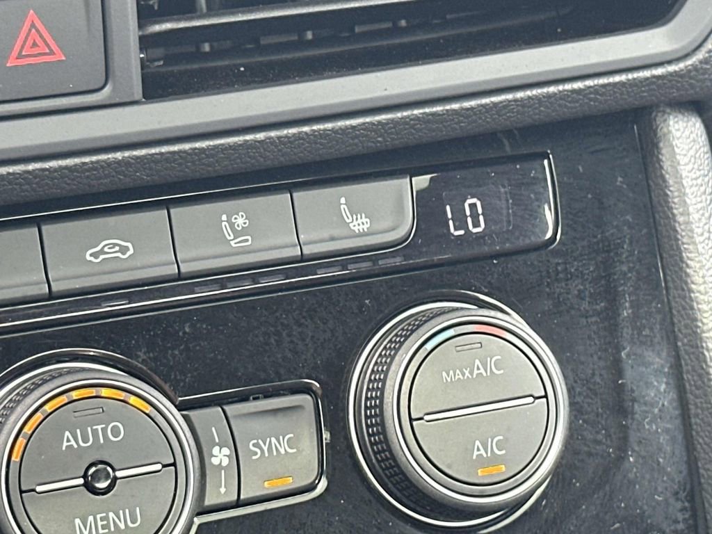 Certified 2024 Volkswagen Jetta GLI Autobahn w/ GLI Black Package image 28