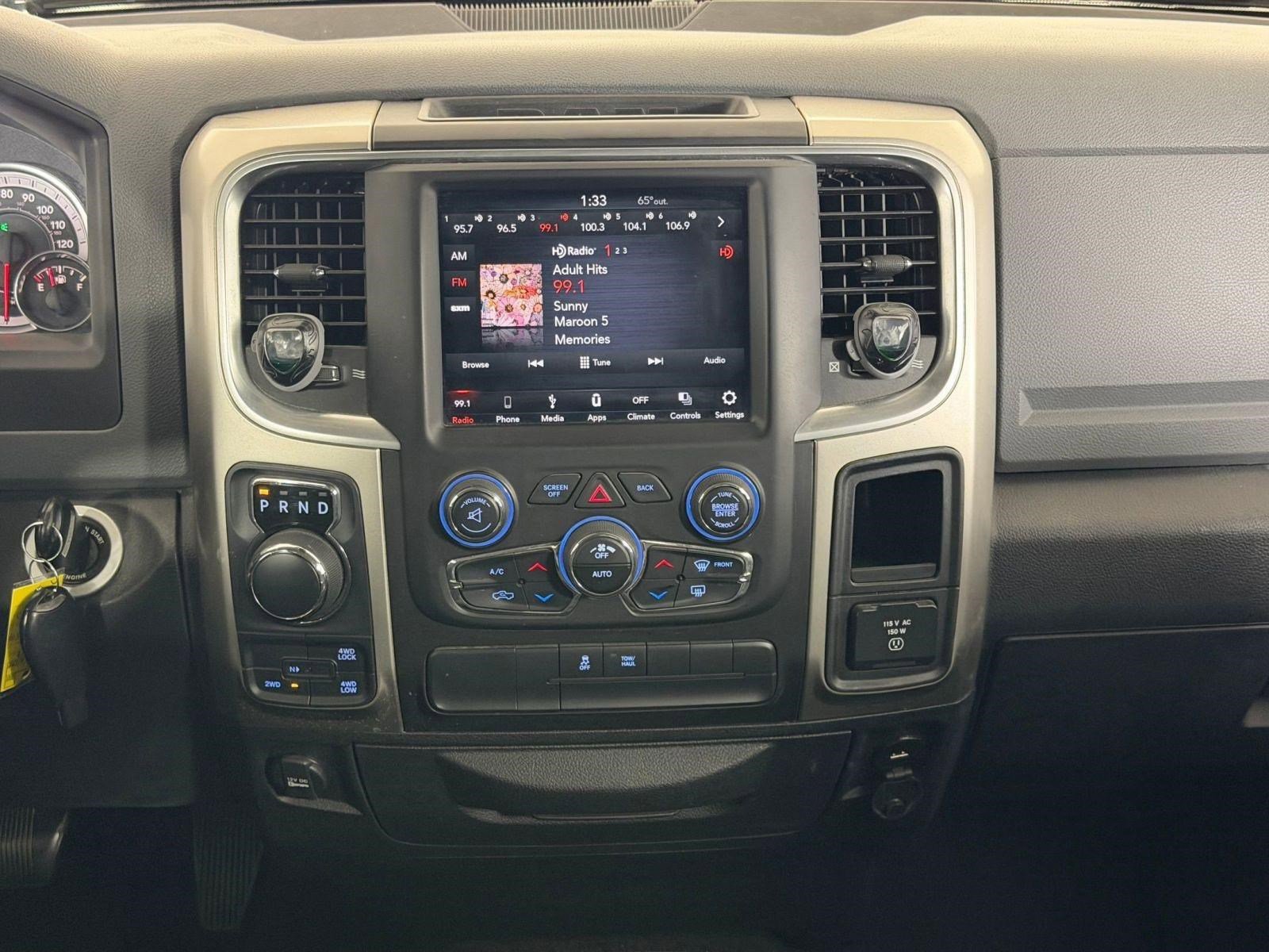 Used 2019 RAM 1500 Classic SLT w/ Luxury Group AWD/4WD image 23