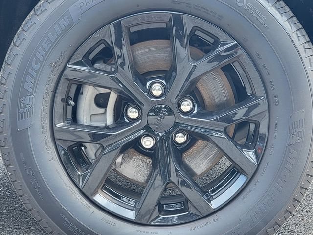 Certified 2024 Jeep Grand Cherokee L Laredo AWD/4WD image 17