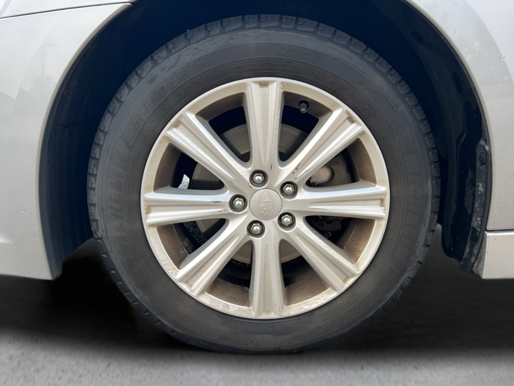 Used 2010 Subaru Legacy 2.5i Premium AWD/4WD image 30
