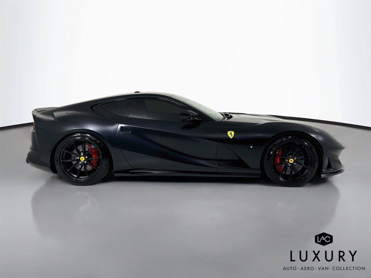 Used 2020 Ferrari 812 Superfast RWD image 4