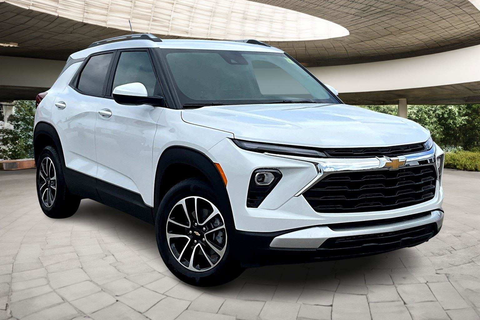 New 2026 Chevrolet TrailBlazer LT w/ LT Cold Weather Package image 2
