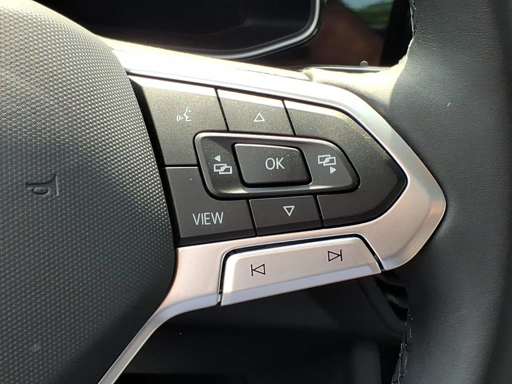 Used 2025 Volkswagen Jetta SE FWD image 22