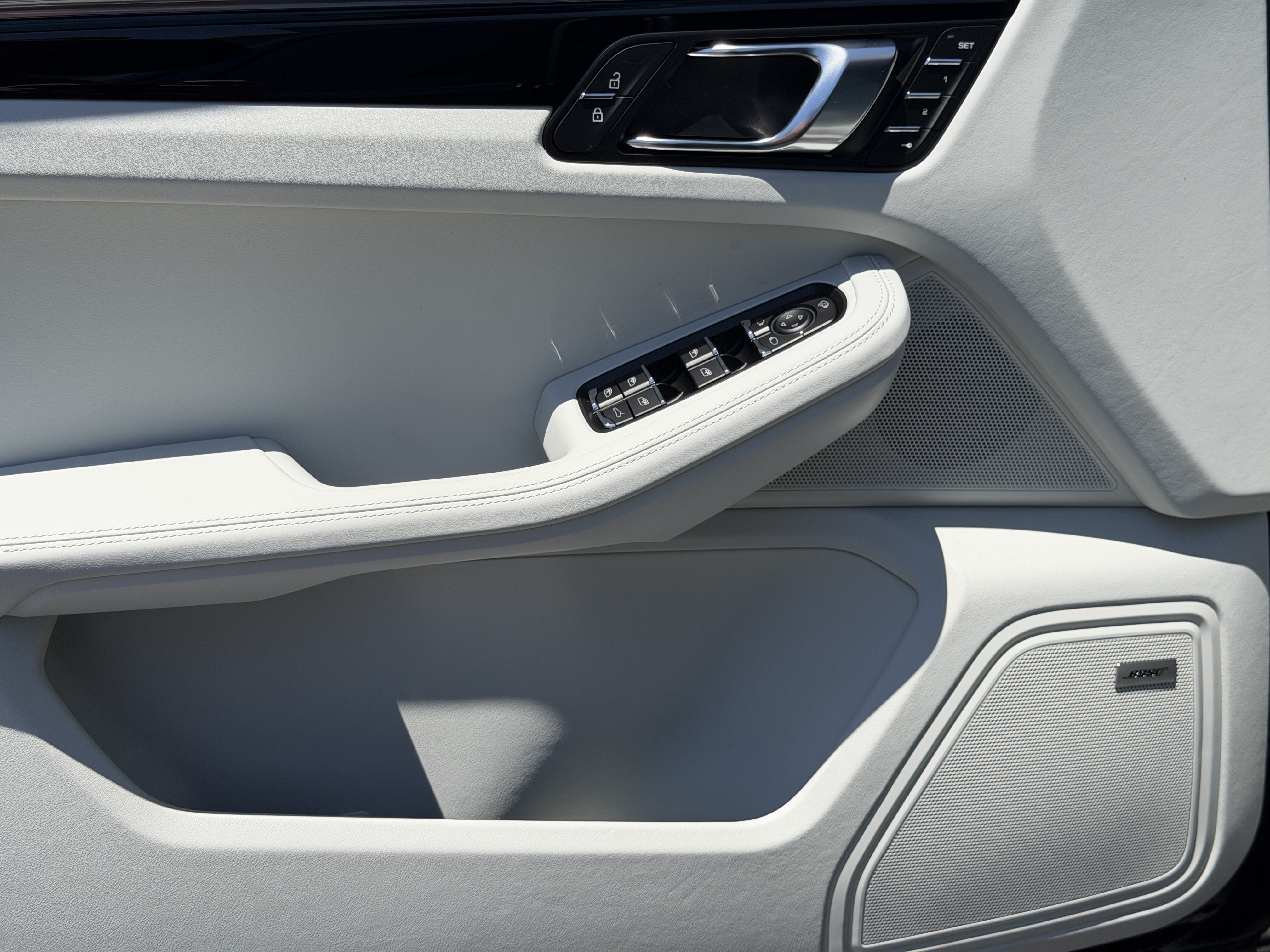 New 2026 Porsche Macan Turbo AWD/4WD image 16