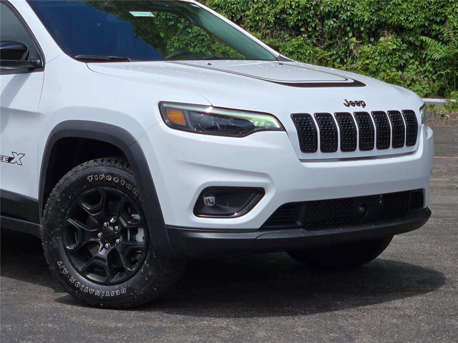 Used 2022 Jeep Cherokee Latitude w/ Sun & Sound Group AWD/4WD image 2