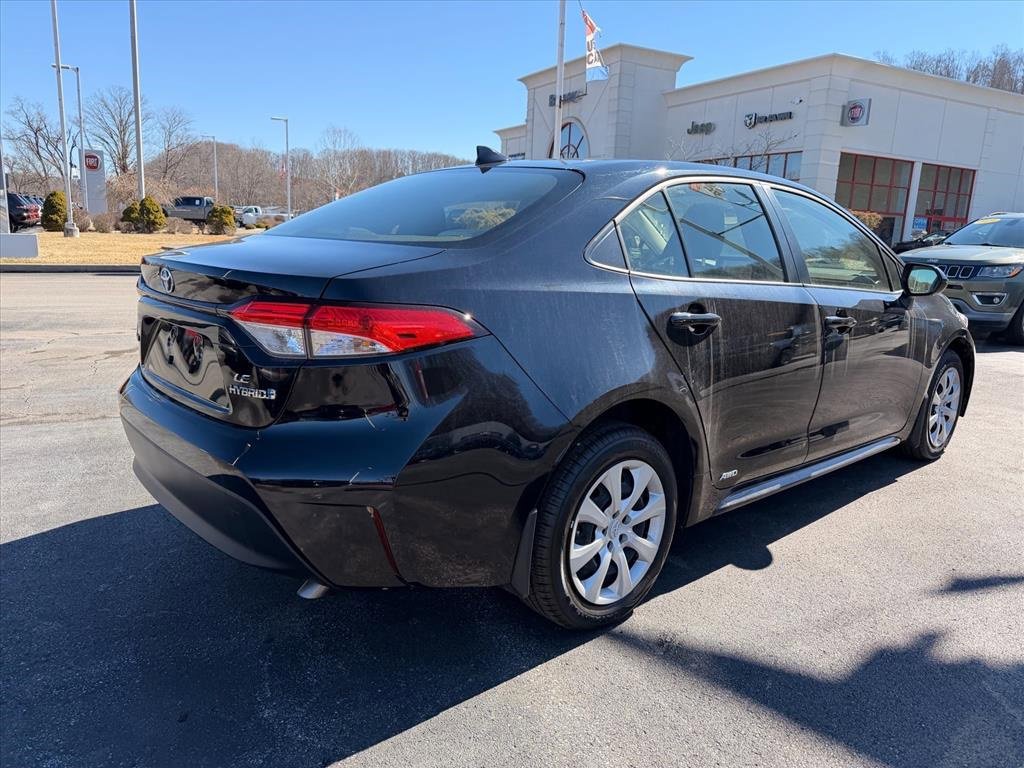 Used 2023 Toyota Corolla LE image 4