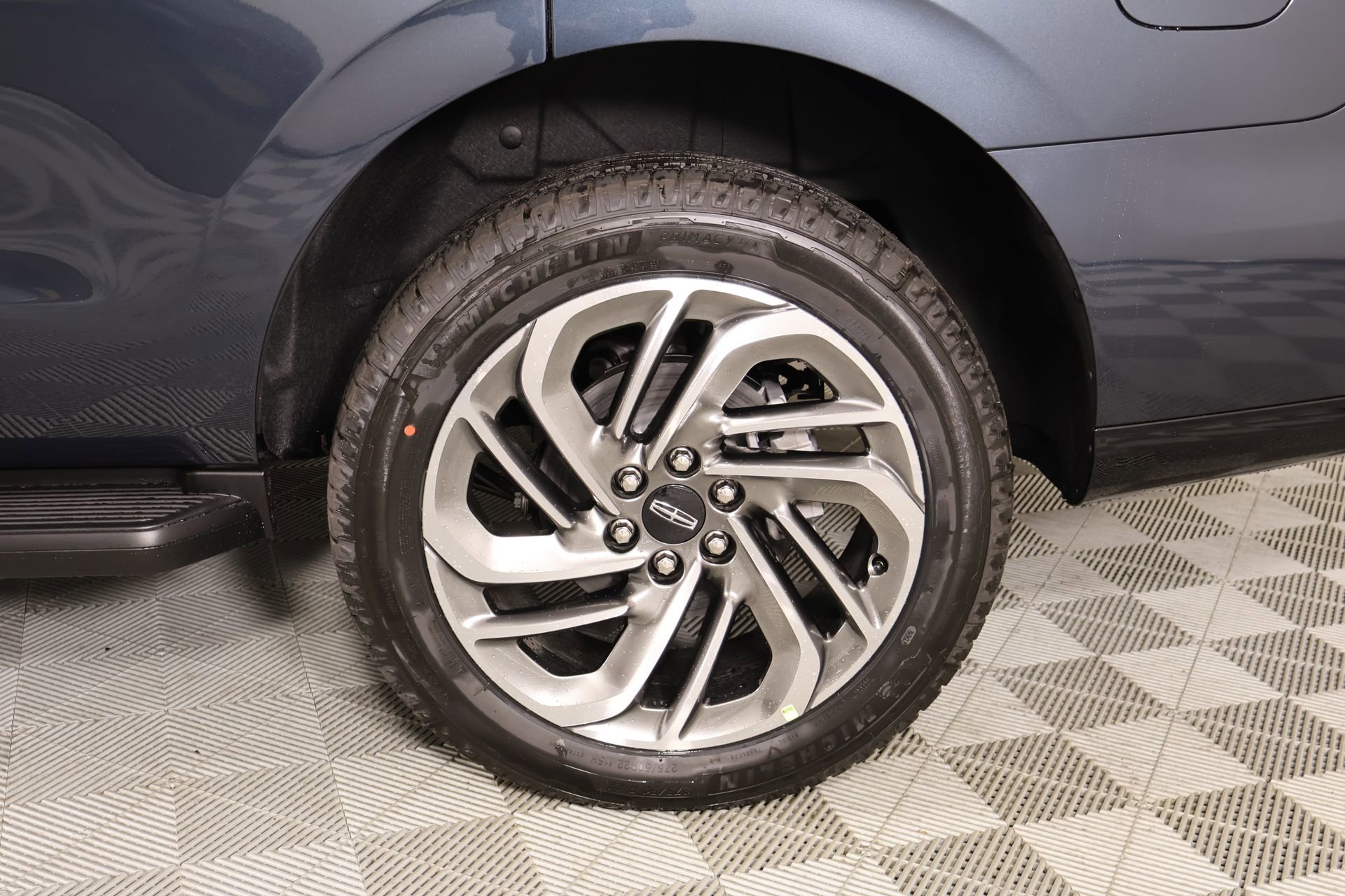 New 2026 Lincoln Navigator Premiere AWD/4WD image 19