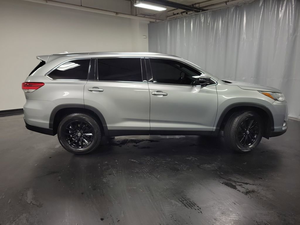 Used 2019 Toyota Highlander XLE image 9