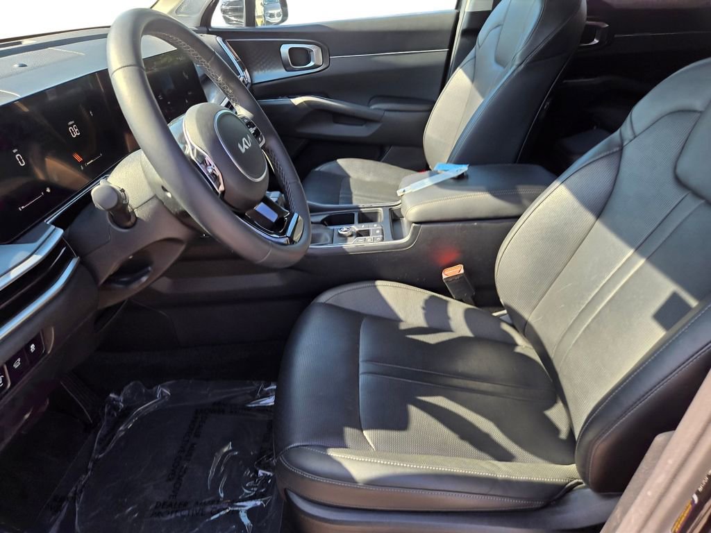 Certified 2024 Kia Sorento EX w/ Panoramic Sunroof Package image 19